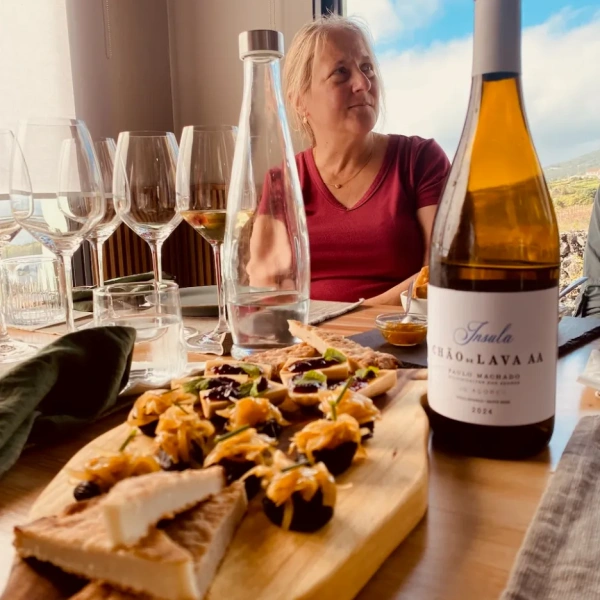 Tasting wine and food